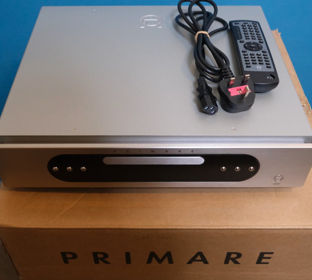 Primare CD31 front view with box.