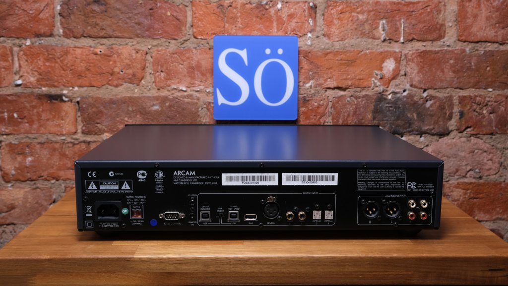 Arcam FMJ D33 DAC.