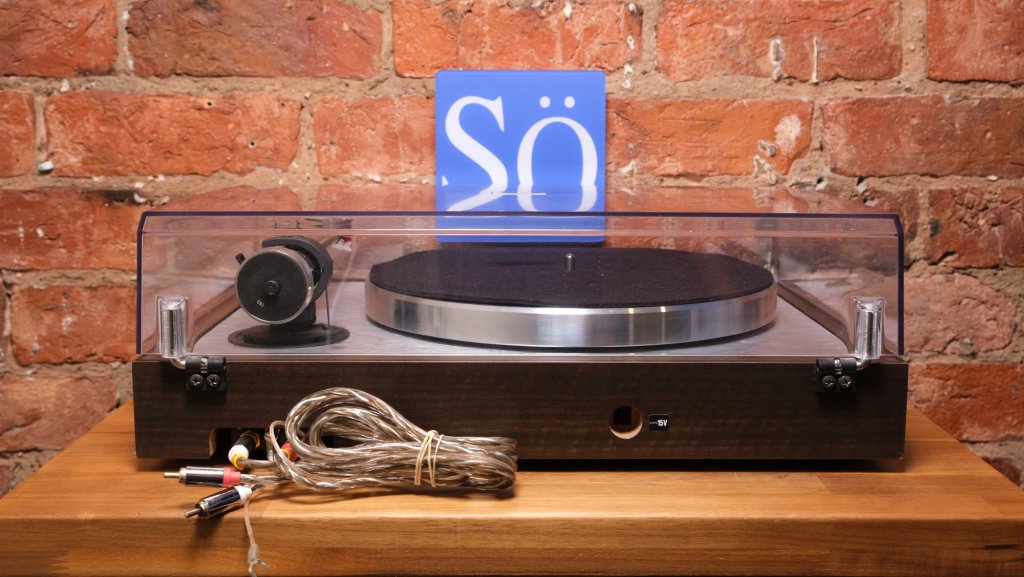 Pro-Ject The Classic Turntable.