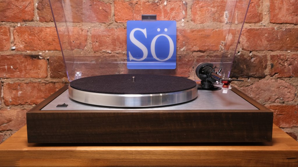 Pro-Ject The Classic Turntable.