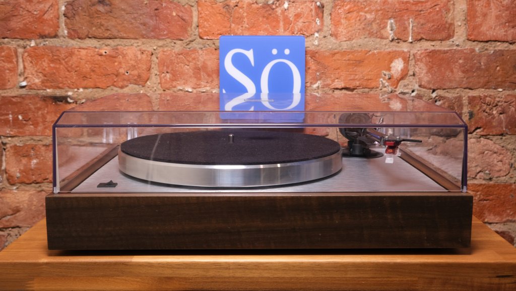 Pro-Ject The Classic Turntable.