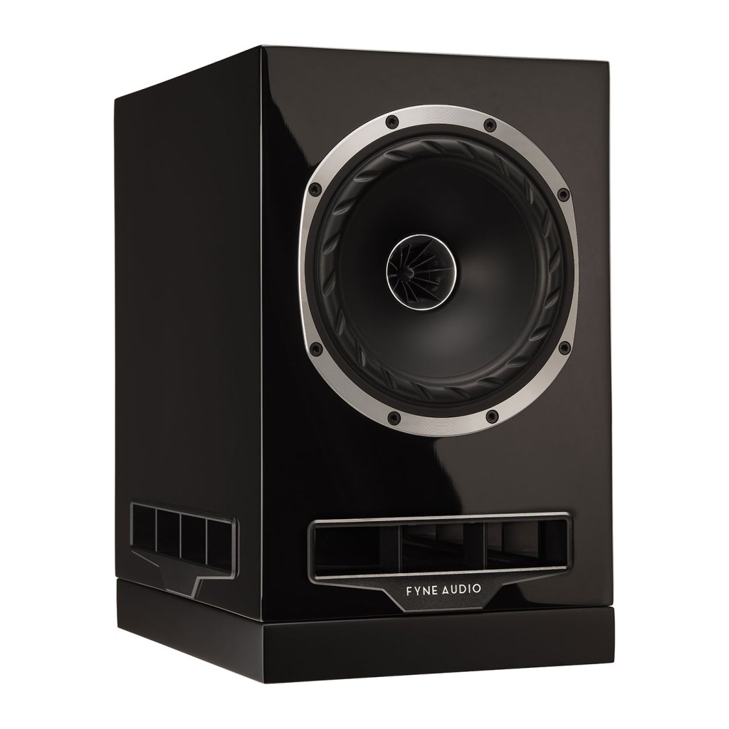 Fyne Audio F500S.