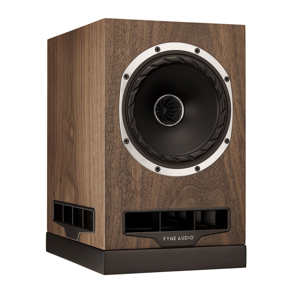 Fyne Audio F500S.
